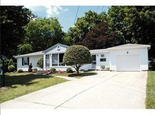 3 Elmhurst Dr, Smithfield, RI 02828
