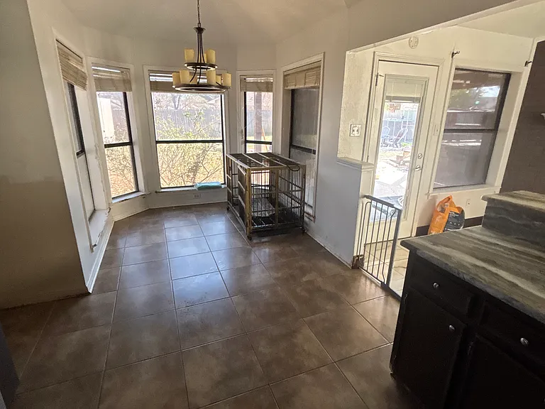 1220 Haley Pl — Photo 6