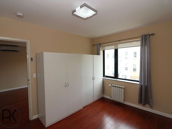 3rd image of 211 Kingsland Ave APT 2F