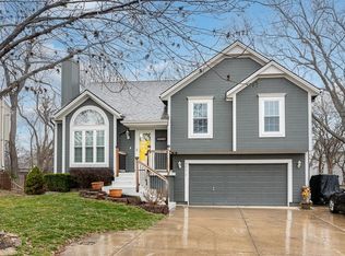 20310 W 219th Ter, Spring Hill, KS 66083