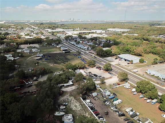 3rd image of 5515 Causeway Blvd