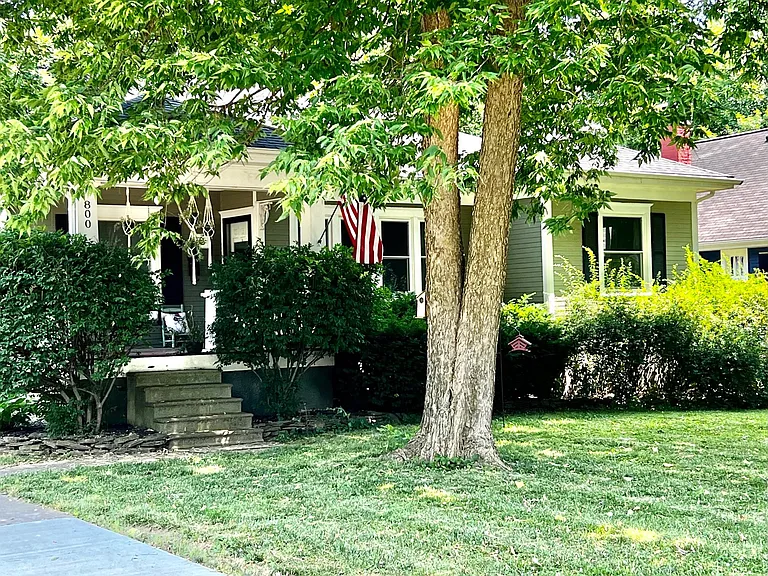 Street view w front porch