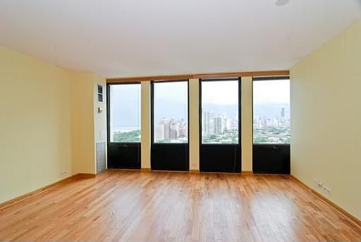 2nd image of 444 W Fullerton Pkwy APT 2007