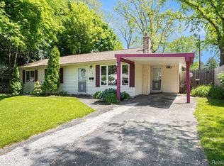 3401 Briarwood Dr, Flint, MI 48507