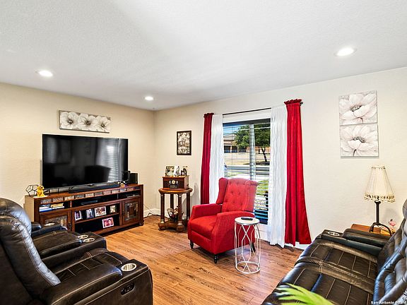 4th image of 5942 MIDCROWN DR