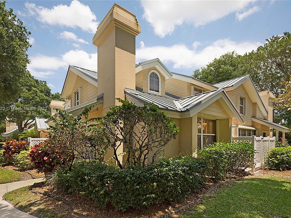 1st image of 801 Bradford Ct