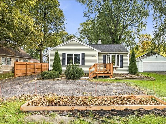 2nd image of 157 Lowden Point Rd