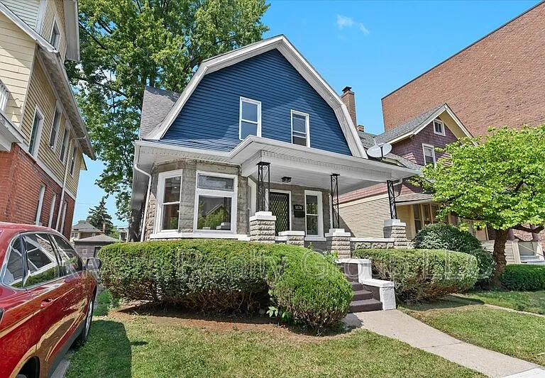 1174 Seward Ave — Photo 2
