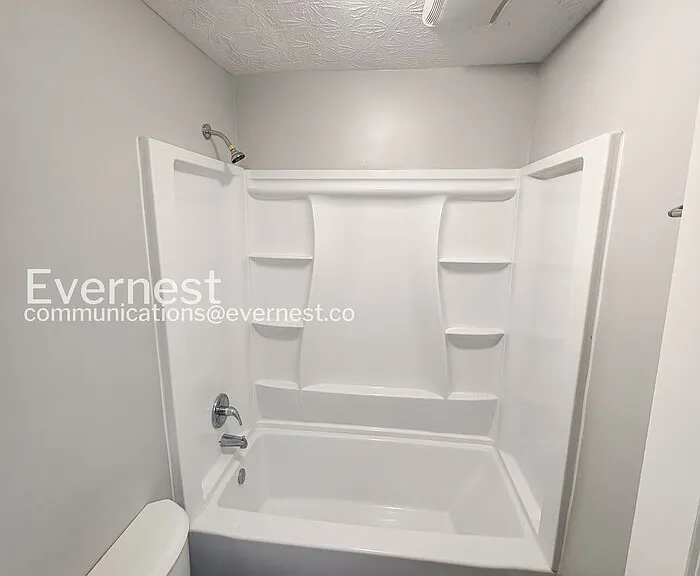 539 Green St — Photo 8