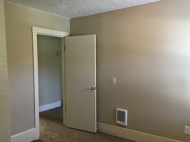 4743B N Albina Ave — Photo 16
