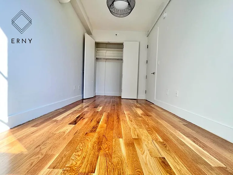 12 Ford St #6L — Photo 8