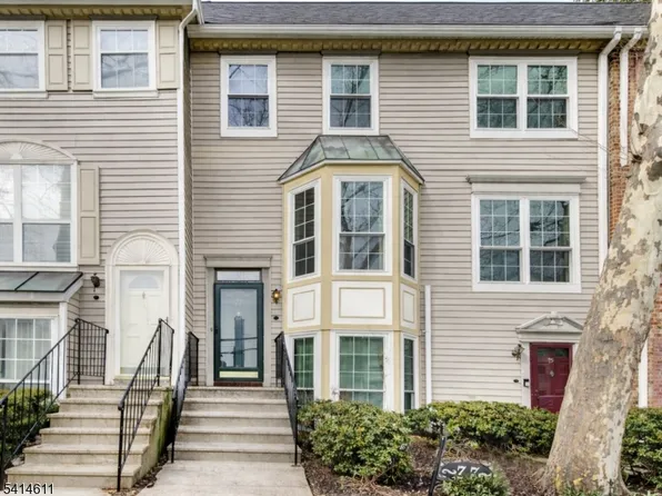 77 Howard St, Newark City, NJ 07103