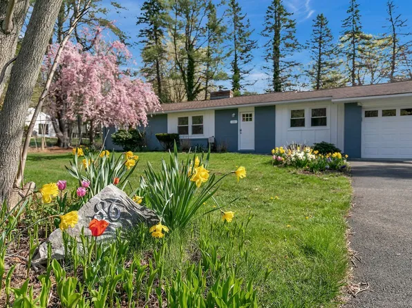 86 Woodland Drive, North Branford, CT 06472