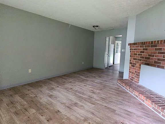 3rd image of 180 Ramble Hills Cir #180