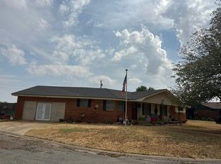 518 Ruth Dr, Carnegie, OK 73015