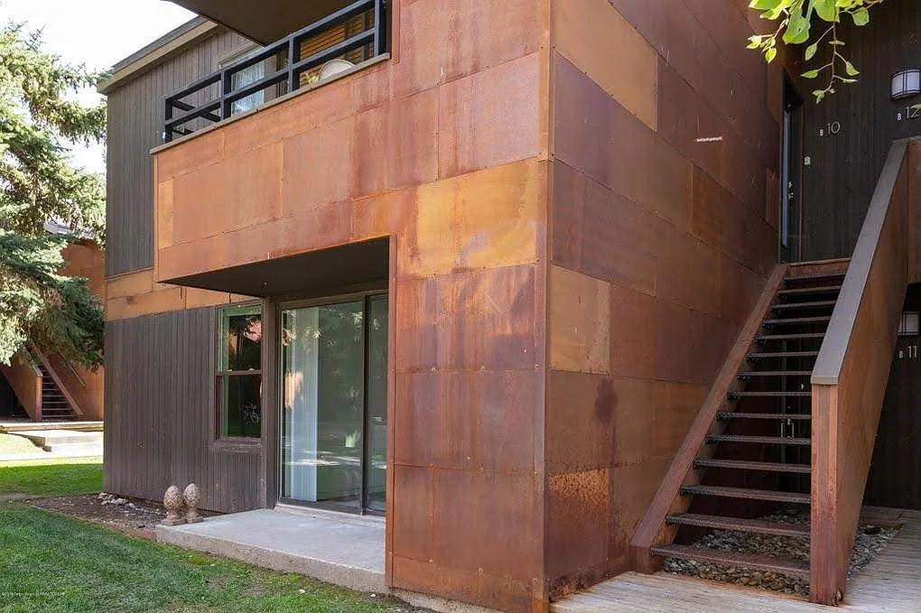 355 W Deloney Ave — Photo 3