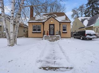 1010 Chestnut St, Grand Forks, ND 58201