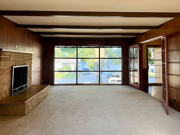 4th image of 223 Ruth Pl