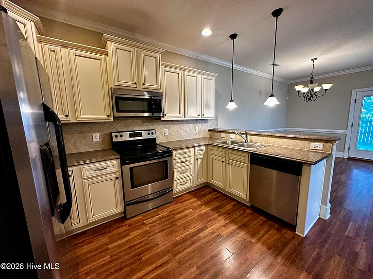 1855 Cambria Dr #B — Photo 7