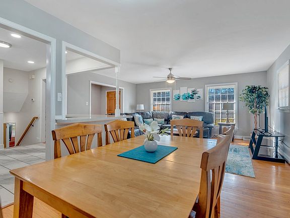 5th image of 5941 Amity Pl