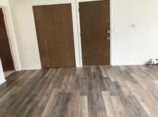 10461 Dearlove Rd APT 1A, Glenview, IL 60025