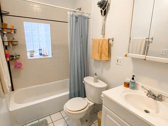 4th image of 1505 N Hoyne Ave #1507-G