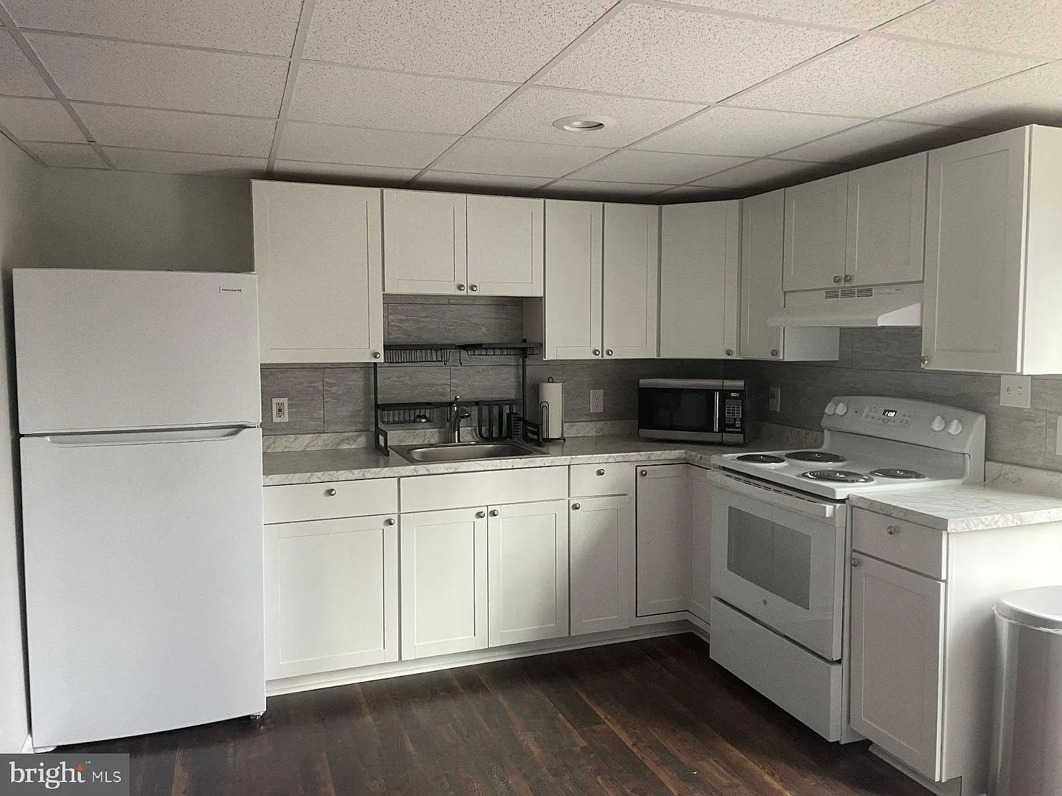 1 bed, 2212 sqft, $1,950 — Photo 3