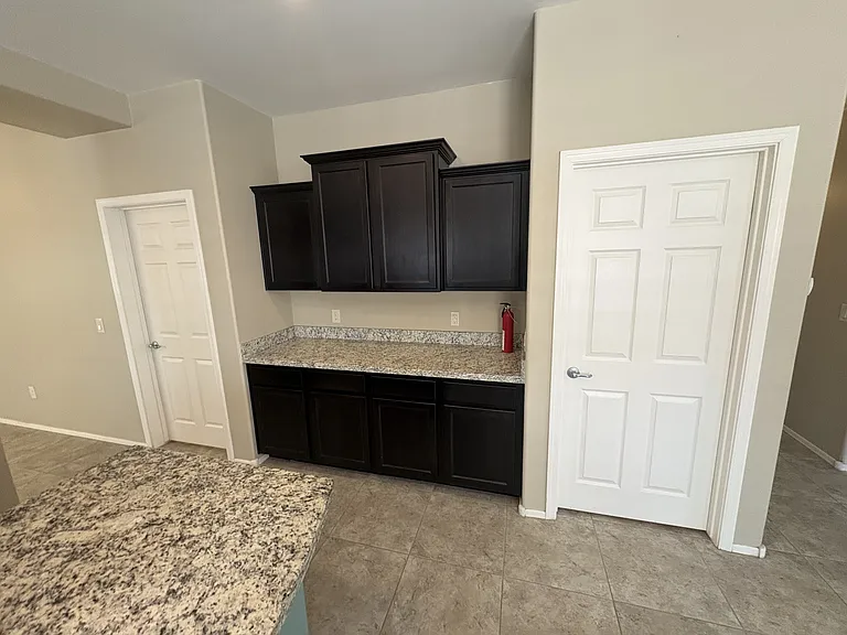 551 S Courts Redford Dr — Photo 24