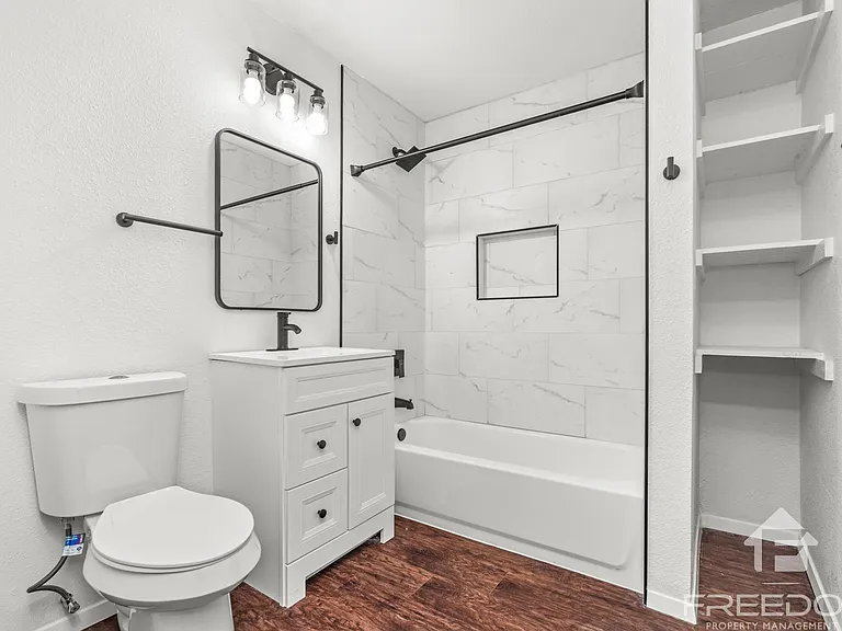 1824 Katy St — Photo 8