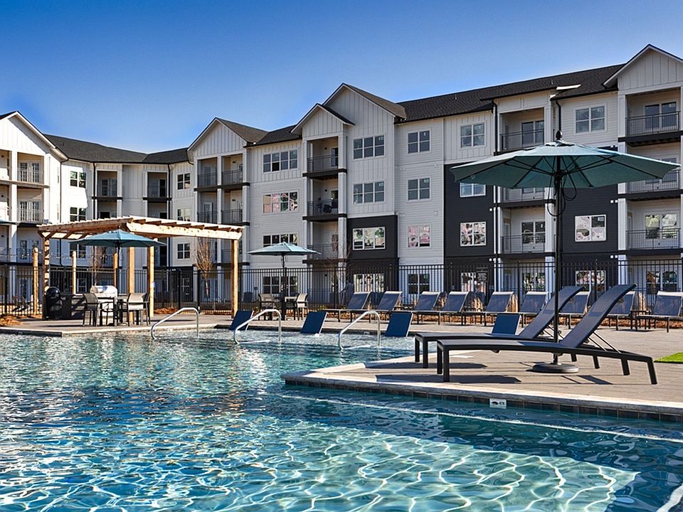 Gateway Village-31