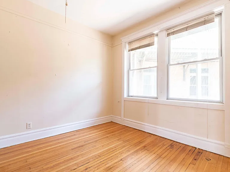 2543 N Sheffield Ave #209 — Photo 3