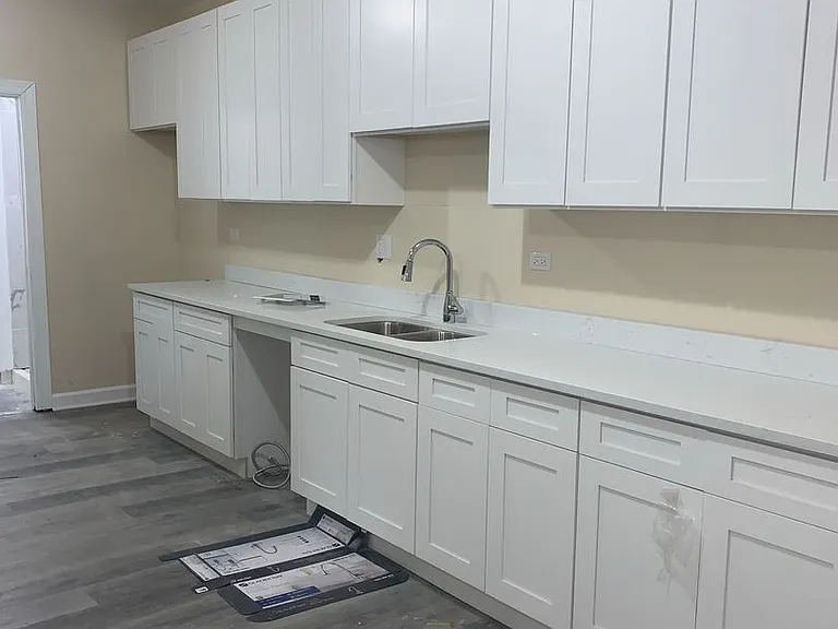 2900-04 N Laramie Avenue W George St #5200-06 — Photo 34