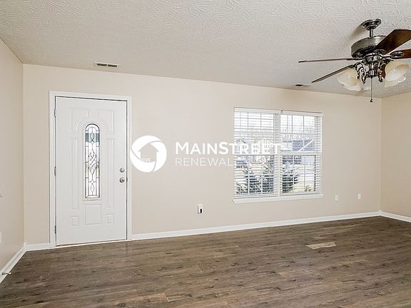 4th image of 375 Clover Cove Dr