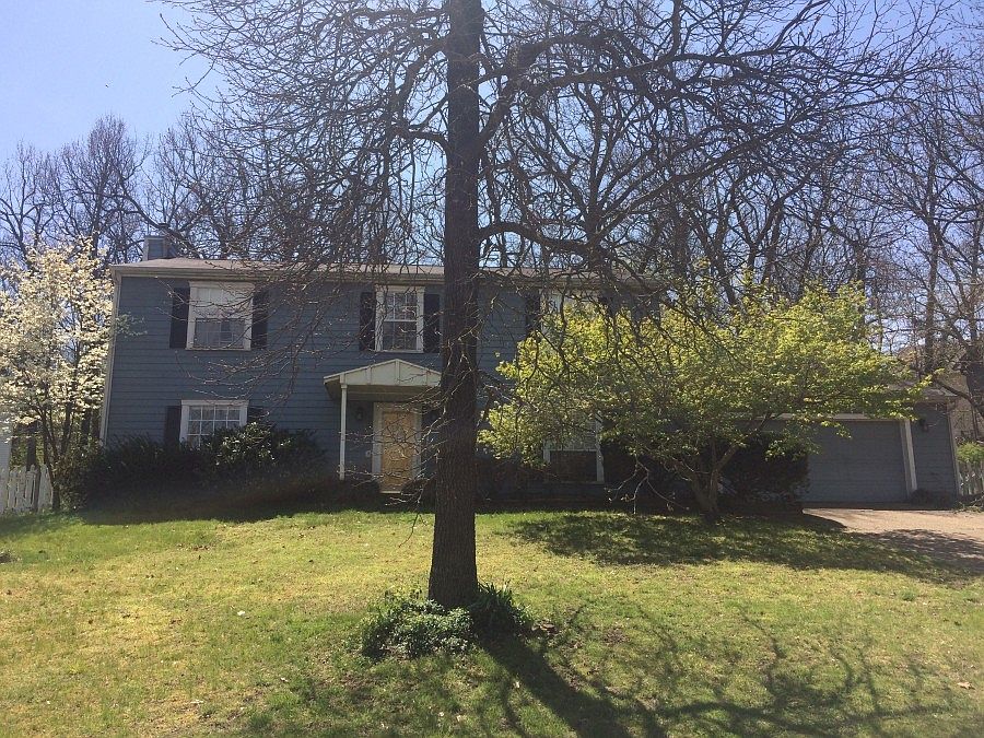 1st image of 3219 N Warwick Dr