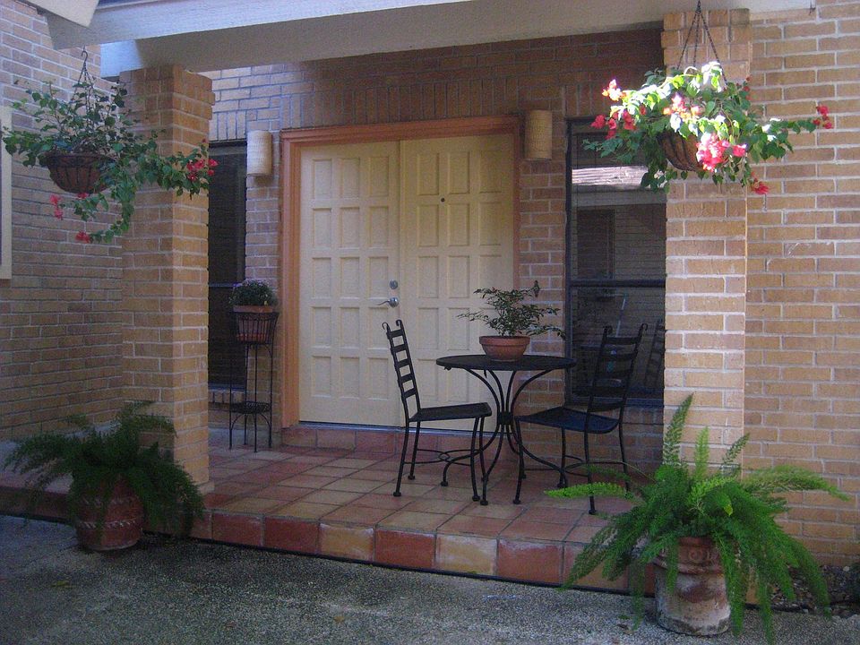 1st image of 3415 Wellsprings Dr