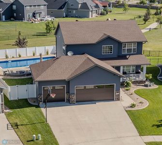 252 30th Ave E, West Fargo, ND, 58078