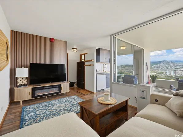 2421 Tusitala St APT 2201, Honolulu, HI 96815