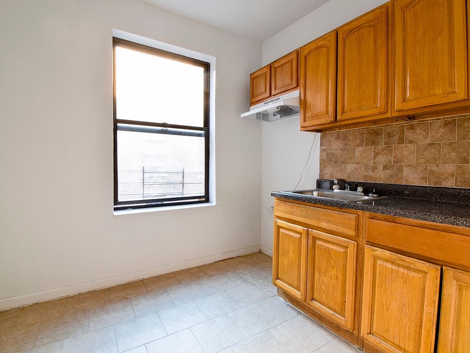 2nd image of 1727 Walton Ave APT 46A
