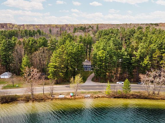 3rd image of 9608 N Long Lake Rd