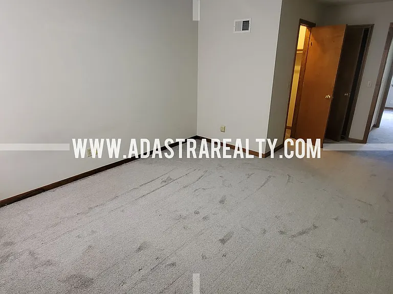 6622 W 149th Ter — Photo 13