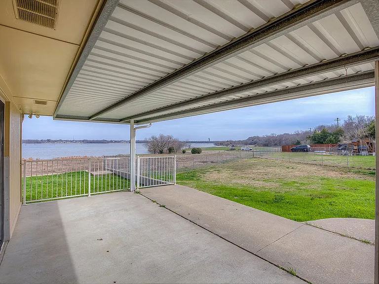4804 Edgewater Dr — Photo 39