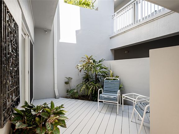 4th image of 901 Bay Rd APT 103