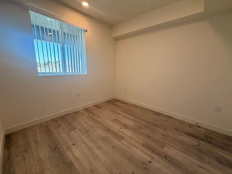 YaYa Glenoaks, LLC — Photo 22