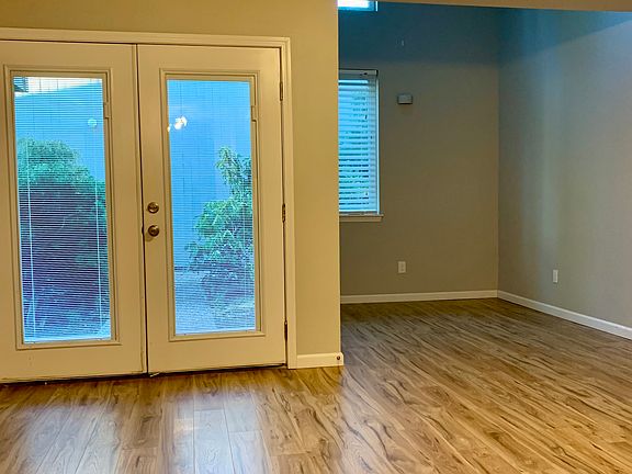 5th image of 6817 137th Pl NE APT 455