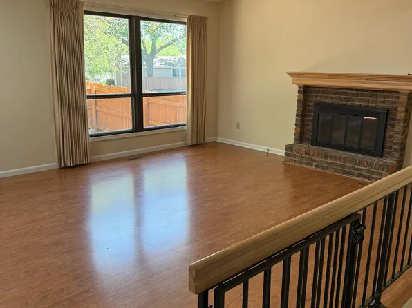 12710 W 108th Ter, Overland Park, KS 66210