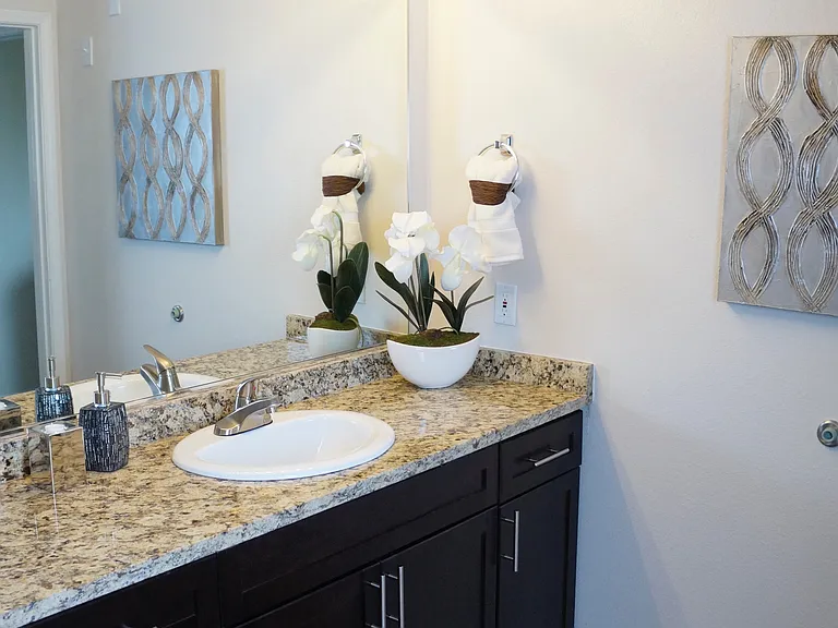 Stone Canyon Apartments — Photo 22