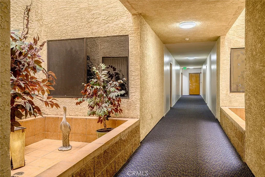 2 bed, 1003 sqft, $2,750 — Photo 4