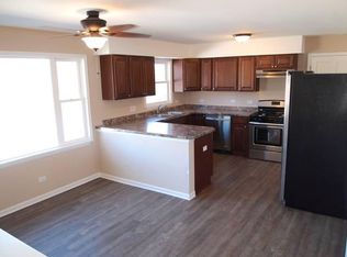 301 Washington St #2, Ingleside, IL 60041