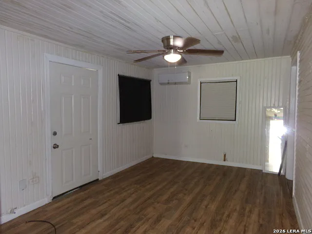 1 bed, 1.0 bath, 500 sqft, $750 — Photo 1