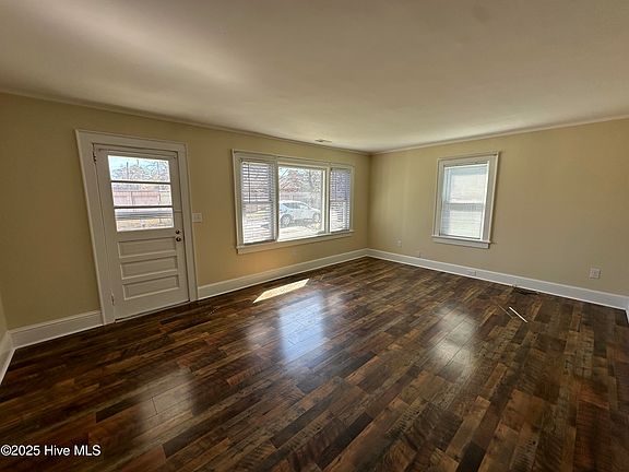 3rd image of 109 Merriwood Ave
